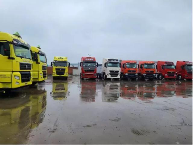 看看谁把困难职工找得更全帮得更好.