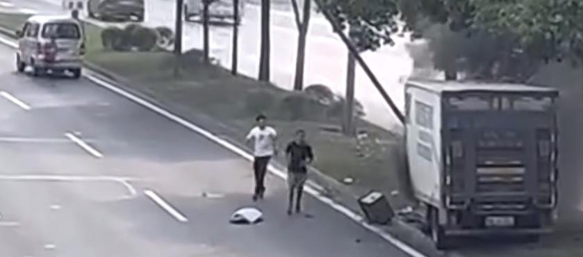 救援货车司机 3分56秒小视频见证平凡大爱