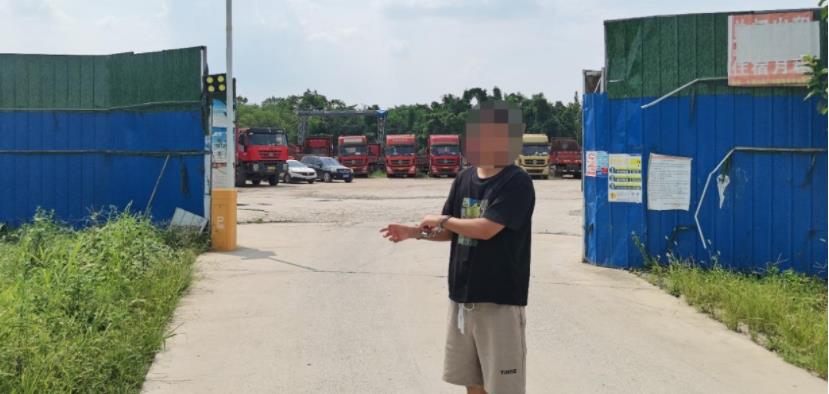 彭山一工地8吨钢材不翼而飞 货车司机监守自盗后竟跟失主一同报警