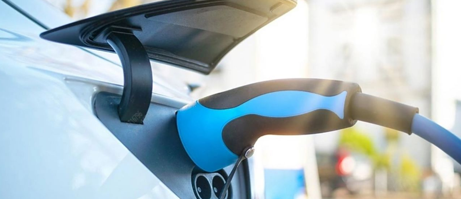 国家发改委：扩大新能源汽车产业发展