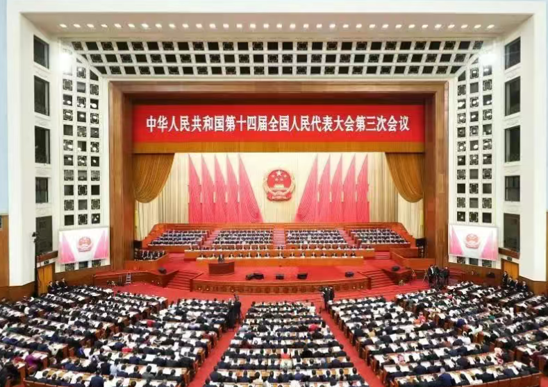 政府工作报告里，这些内容与交通运输有关